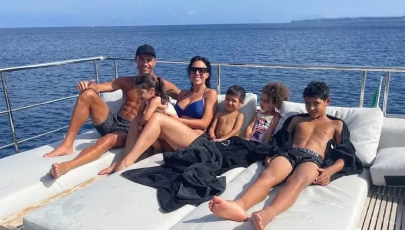 يخت رونالدو الجديد ولا في الأحلام: صناعة عربية 100%