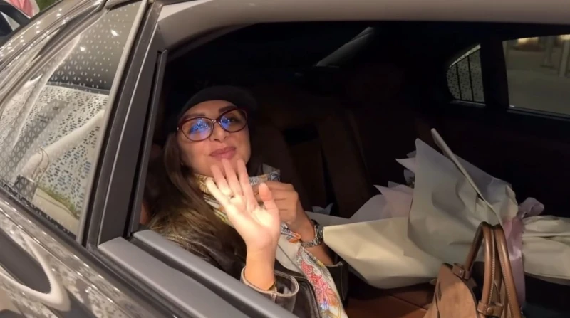 استقبلوها بالورود، أنغام في السعودية استعدادًا لحفلة موسم الرياض