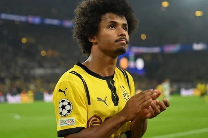 أول خطوة من مانشستر يونايتد لضم كريم أديمي