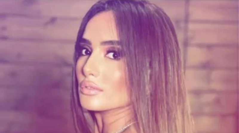 صورت زوجها بغرفة النوم، زينة تتصدر الترند بعد الحلقة السادسة من "ورد وشيكولاتة"