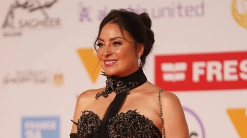 فساتين أنيقة، إطلالة مميزة لنجمات الفن في افتتاح مهرجان القاهرة السينمائي