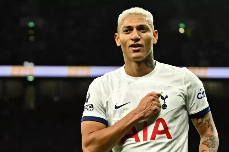 شاهد.. هدف البرازيلي ريتشارليسون في شباك أرسنال