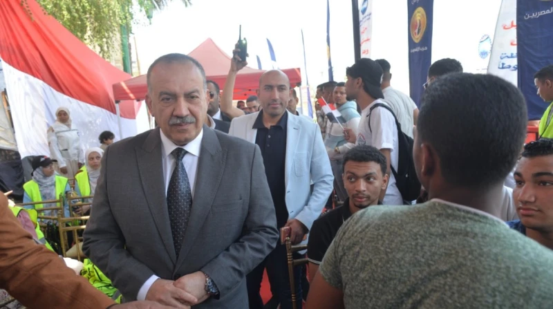 محافظ أسيوط يتابع انتظام التصويت وإقبال المواطنين في انتخابات النواب (صور)