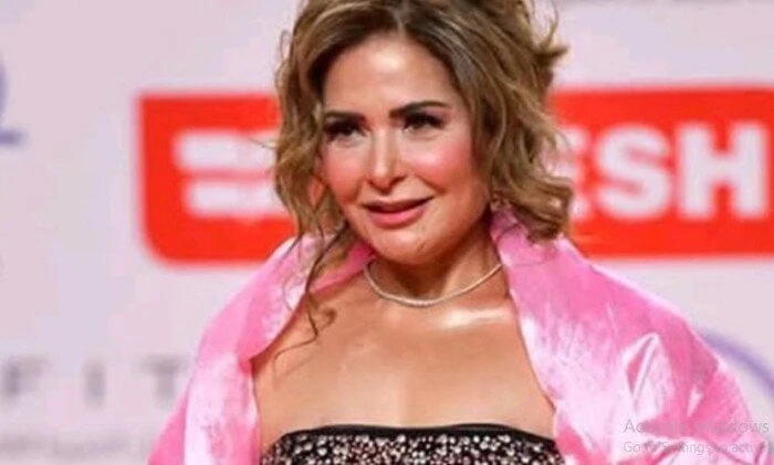 صابرين تتألق في افتتاح مهرجان القاهرة السينمائي 46 وتكشف عن تأثير أم كلثوم