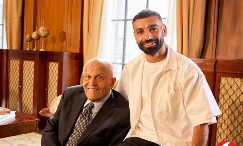 صلاح يكشف صراعاته الأولى في أوروبا: الغربة واللغة والحنين لمصر