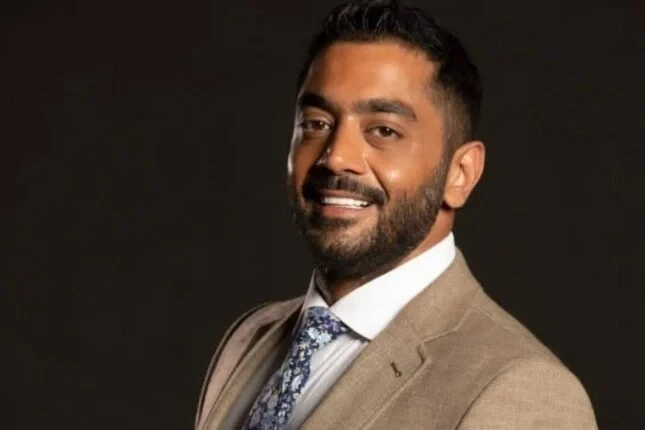 أحمد فلوكس يثني على مقدمة برنامج “دولة التلاوة” ويعبّر عن إعجابه