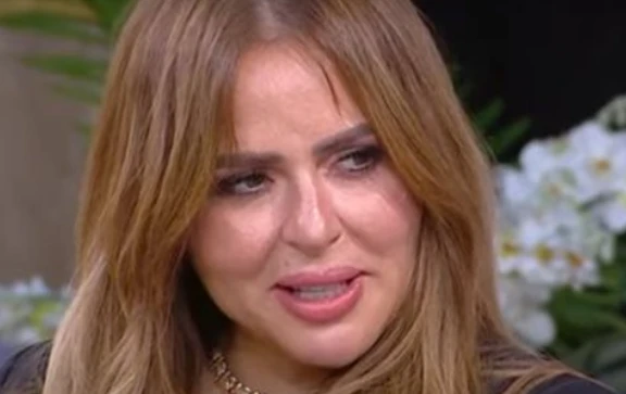 مها الصغير امام المحكمة بكرة في قضية اللوحات الفنية