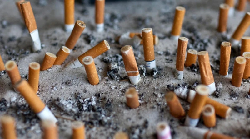 المالديف تطارد الدخان، غرامة 3200 دولار لمن يُضبط بسيجارة