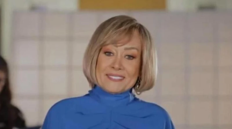 هالة فاخر عن خلع الحجاب: عطّلني شوية وكان لازم أشتغل