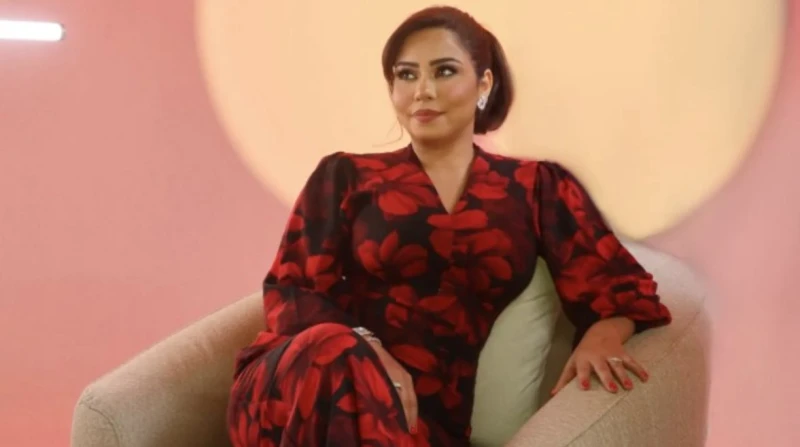 كلام عينيه، أغنية شيرين الأيقونية تطير إلى أوزبكستان (فيديو)