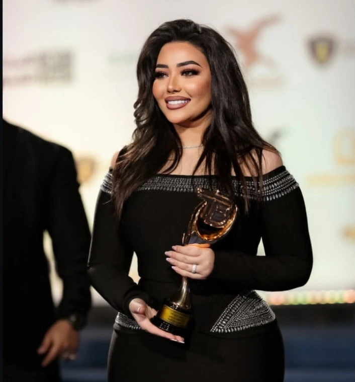 رحمة محسن شقيت وآمنت ناس خاينين.