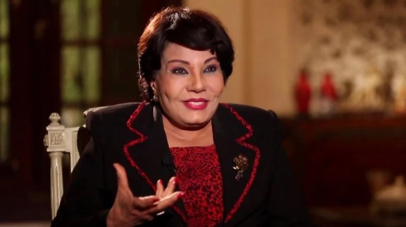 فردوس عبدالحميد طريحة الفراش بـ"متحور كورونا"، ماذا طلبت من جمهورها؟