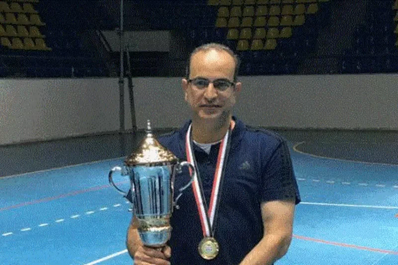 حسام عبد العزيز يتولى تدريب طائرة الزمالك