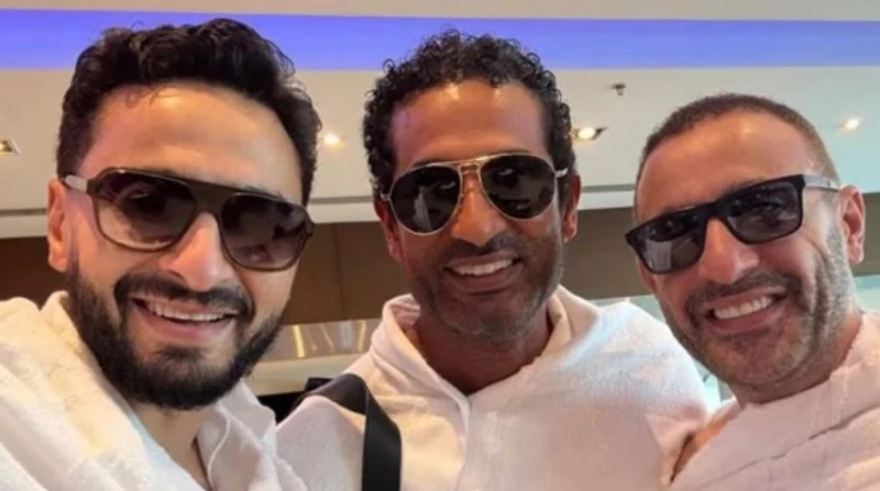 لحظات روحانية في رحاب المسجد الحرام، نجوم أدوا العمرة خلال 2025