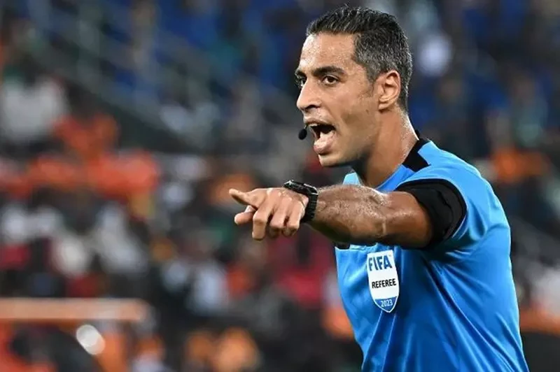 الكان يولع بدري.. وصافرة أمين عمر في قلب الحدث