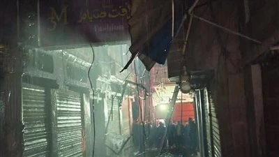 خسائر بملايين الجنيهات.. تفاصيل جديدة في حريق سوق الخواجات بالمنصورة