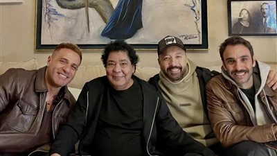 ضحكة من القلب.. أحدث ظهور للكينج محمد منير مع فرقة واما