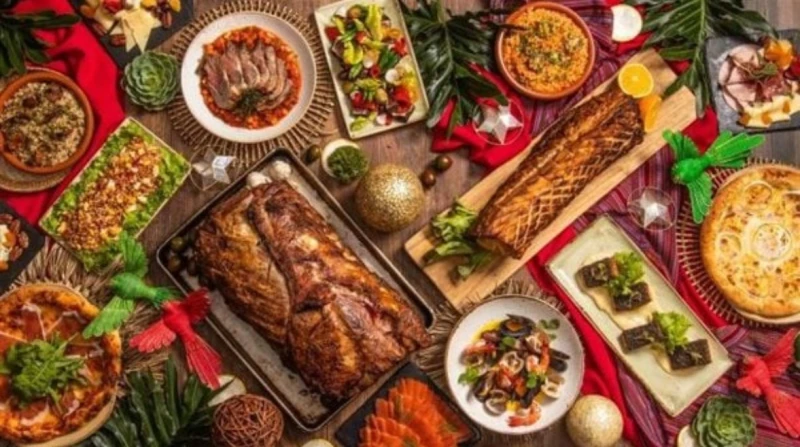 عدس وسجق، أغرب الأكلات حول العالم ليلة رأس السنة