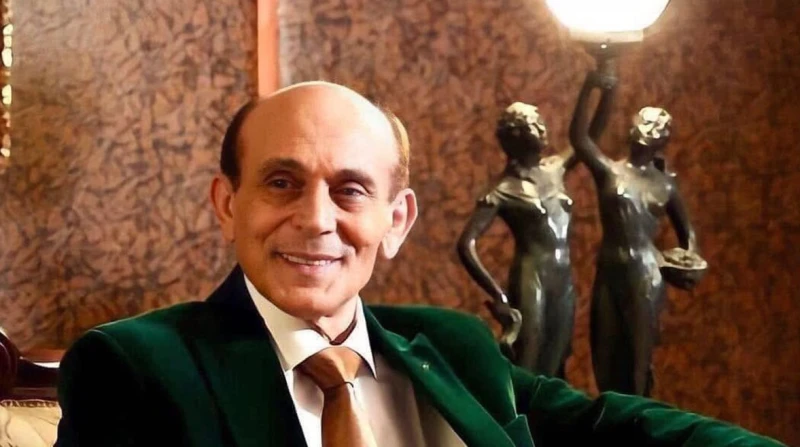 من الأوبرا لـ"الست"، محمد صبحي يتصدر المشهد وانقسام إعلامي بين التراشق والدعم