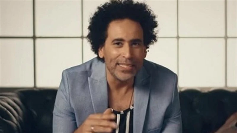 مفاجأة نقابة المهن التمثيلية في حفل رأس السنة.. مصطفى شوقي نجم الليلة