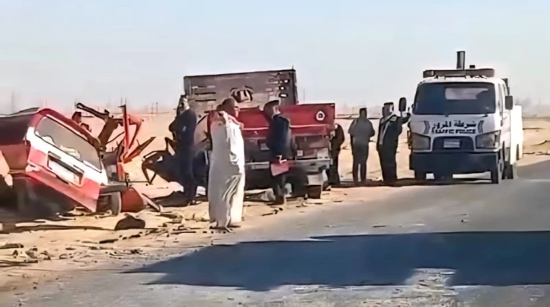 تصادم نقل وميكروباص أعلى "الصحراوي الشرقي" وأنباء عن سقوط ضحايا