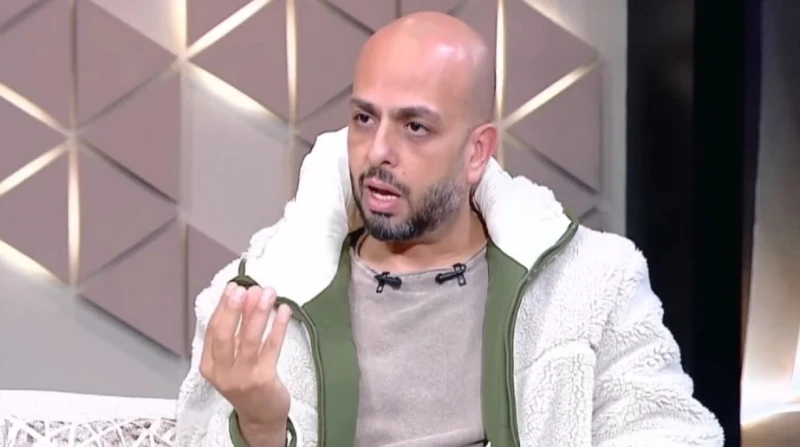 ردًا على الانتقادات، أحمد مراد: "الست مش بخيلة ومشكتنا تقديس الأشخاص"