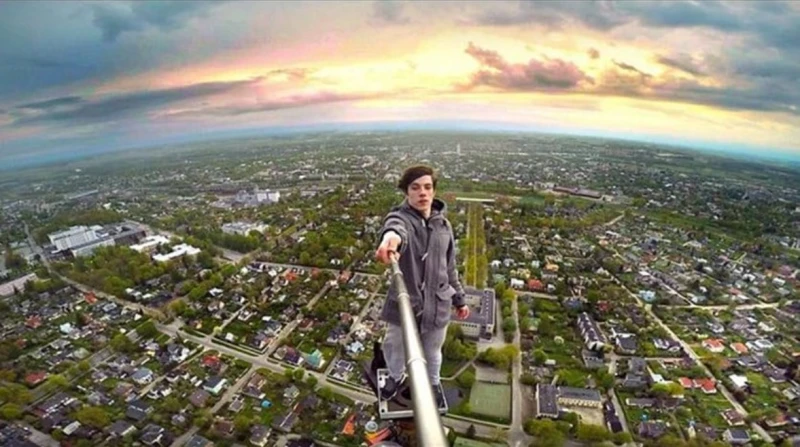 تحذير من سيلفي السيارات، بعد وفاة 3 أشخاص ببريطانيا