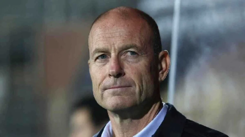 توروب يطالب برحيل 3 نجوم من الأهلي بعد هزيمة إنبي