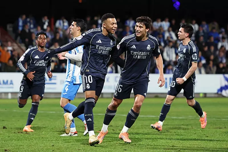 “فالديبيناس” مطلوب بقوة.. دورتموند وأرسنال في سباق شرس