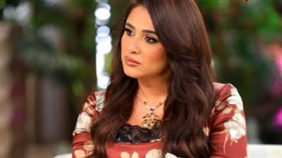 ياسمين عبد العزيز: أنوشكا كانت رافضة تضربني بالقلم ومرات كريم فهمي صديقتي