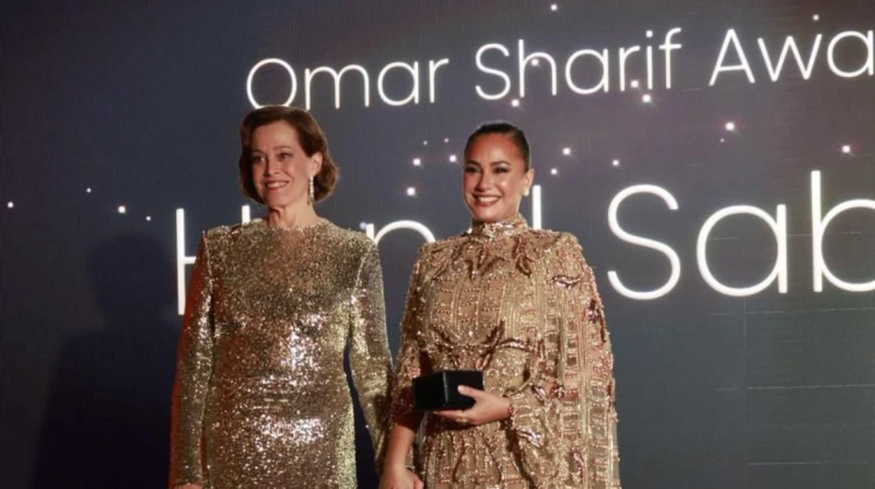 هند صبري بعد مكافأتها بـ عمر الشريف: شكرا لتذكركم قصصنا