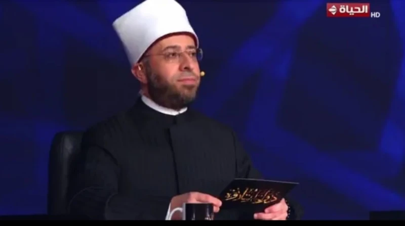 وزير الأوقاف يهدي أبيات شعر لبرنامج دولة التلاوة والمتسابقين