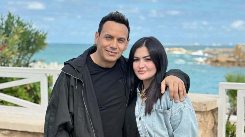 زوجة مصطفى قمر تشاركه لأول مرة، في كليب "مش هاشوفك"