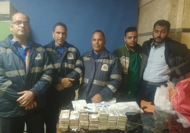 ليست المرة الأولي : سائق ومسعف في مرفق الإسعاف يردان ٦٥٠ الف جنيه