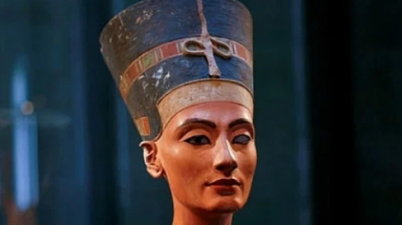 خبير آثار: المصري القديم استخدم الكحل منذ 4000 عام للتجميل والعلاج (خاص)