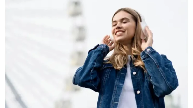 ماذا يحدث للدماغ عندما تستمع إلى أغنيتك المفضلة؟