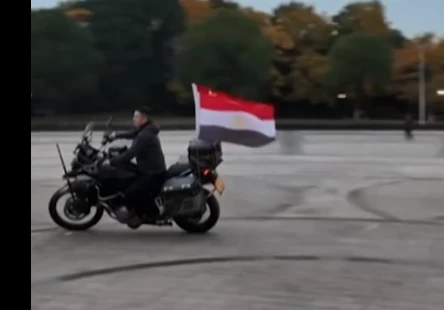 مصطفي الصيني داير في شوارع بكين يشكر مصرحكومة وشعب ورئيس