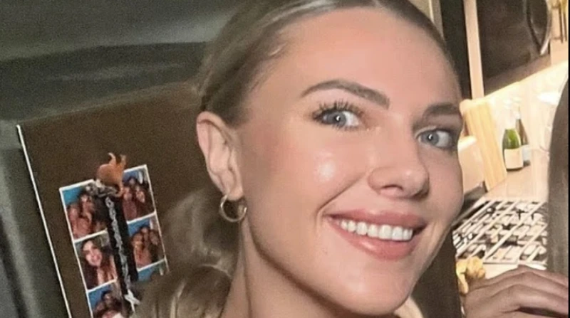 بسبب الفلاتر، سيدة تكره وجهها وتنفق آلاف الدولارات على عمليات التجميل