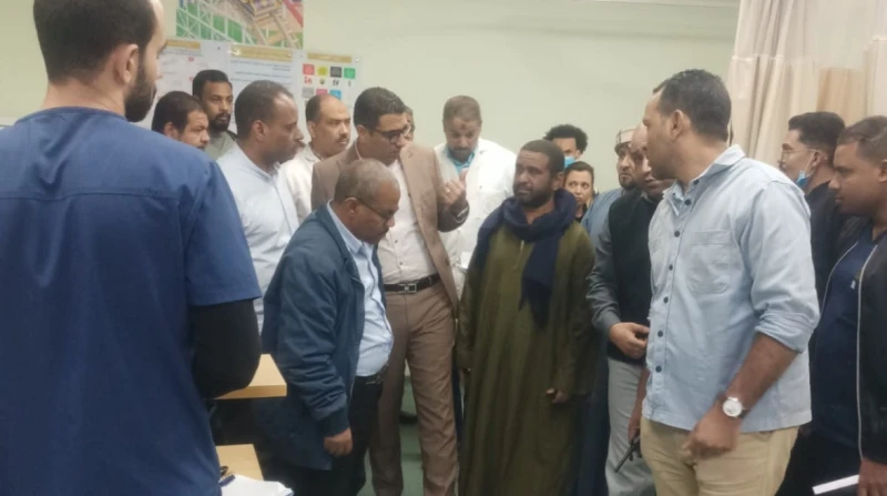 نائب محافظ الأقصر يزور مصابي انهيار منزل إسنا ويواسي أسر الضحايا