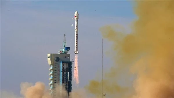 الصين تطلق قمرا اصطناعيا جديدا إلى الفضاء لرسم الخرائط الجغرافية
