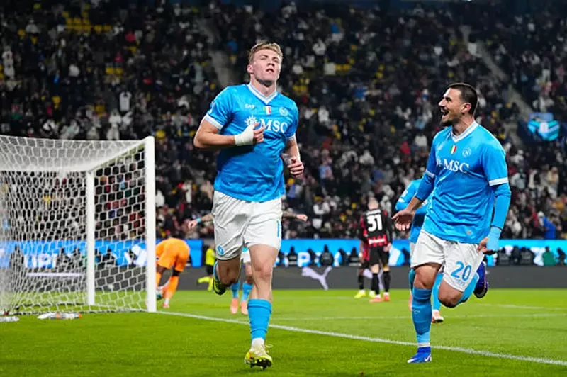 نابولي إلى نهائي السوبر بهدفين في البيج ميلان