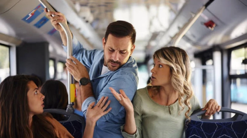 "اعتبريه أخوكي"، لماذا يدافع الرجال عن المتحرشين؟ ( خاص)