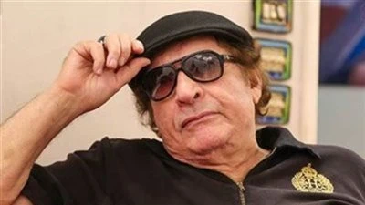 محمود حميدة يزوره يوميًا.. أخر تطورات الحالة الصحية لـ محي إسماعيل