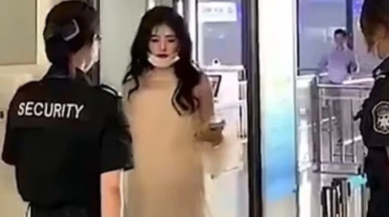 هل تؤثر على الجنين؟، إبعاد الحوامل عن أجهزة كشف المعادن بالمطارات يثير القلق