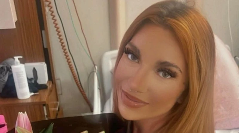 8 أسابيع بالمستشفى، مرض نادر يحرم سيدة بريطانية من بلع الطعام ومعانقة أطفالها