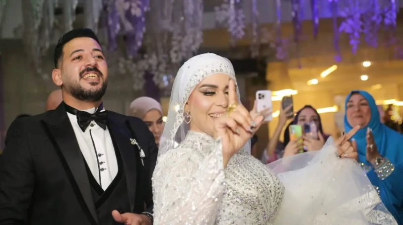 فستان أبيض ورقص على البحر.. أبرز لقطات حفل عيد زواج أم جاسر