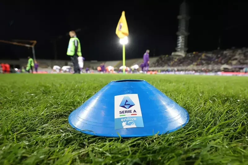 ميلان وكومو يلغيان مواجهة تاريخية في أستراليا