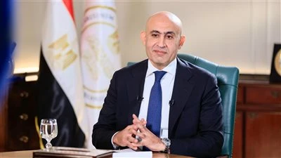 حقيقة استمرار الدراسة للصفين الأول والثاني الابتدائي حتى 14 يناير.. التعليم تحسم الجدل