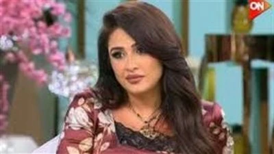 ياسمين عبد العزيز تكشف أسرار جديدة مع منى الشاذلي ..حقيقة الارتباط و«كسرتها»