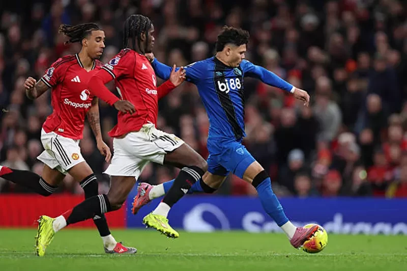 مهرجان أهداف في تعادل مانشستر يونايتد أمام بورنموث